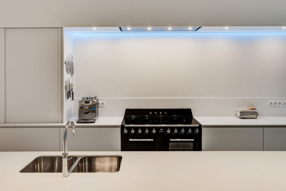 SupremeWhite Daimondstone island and rear benchtop